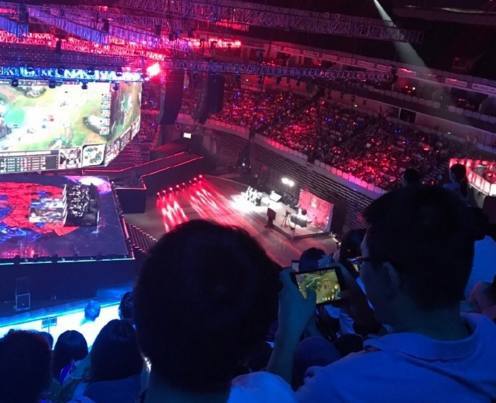 在落后两球